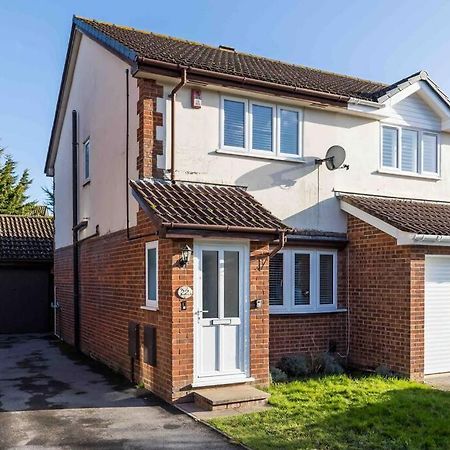 2 Bedroom House-Driveway - Bournemouth Hospital - Long Stay Discounts - Lima Apartments Ltd Extérieur photo