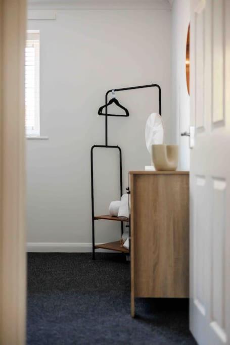 2 Bedroom House-Driveway - Bournemouth Hospital - Long Stay Discounts - Lima Apartments Ltd Extérieur photo